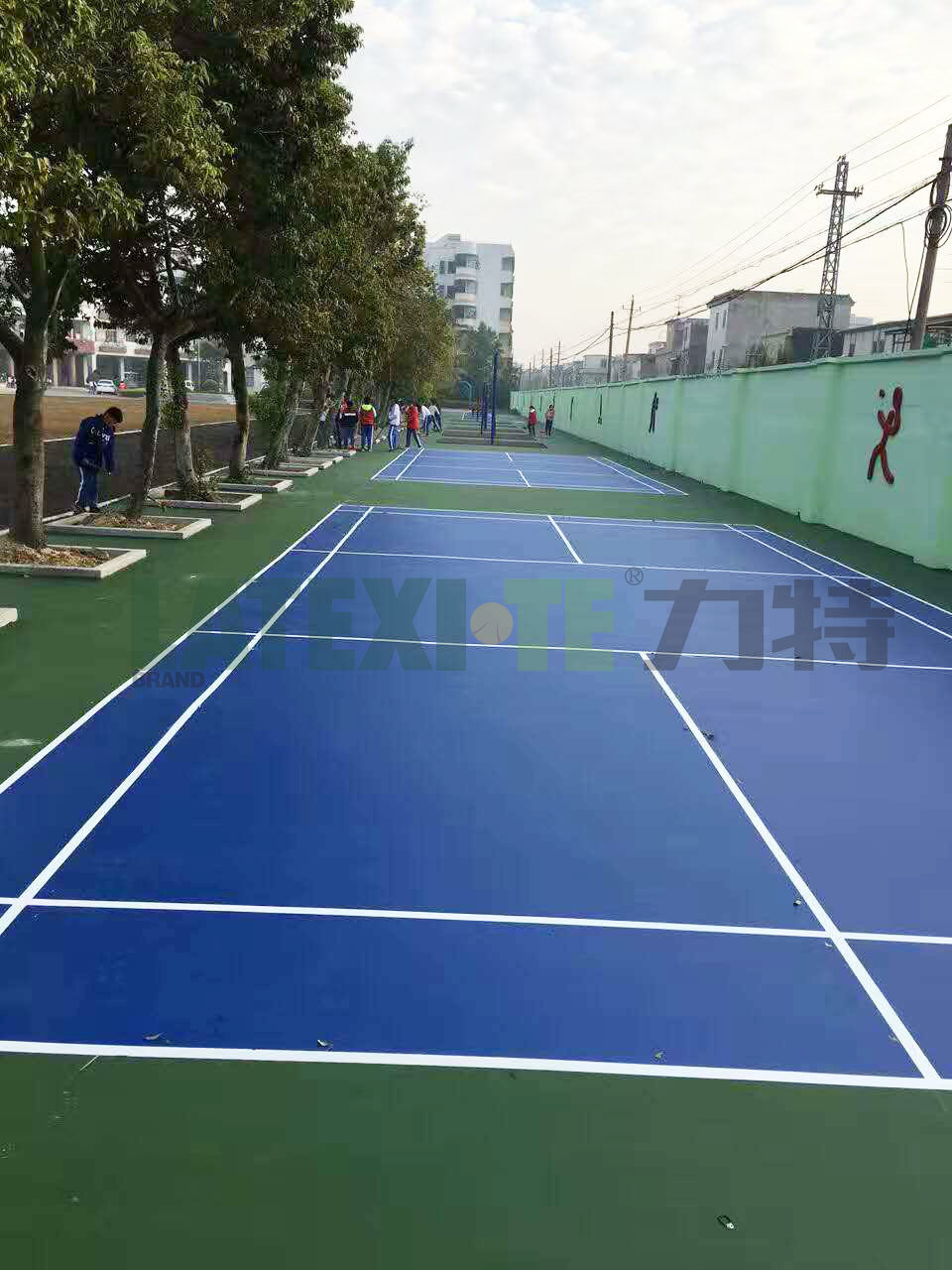 澄海盐鸿中心小学丙烯酸篮球场