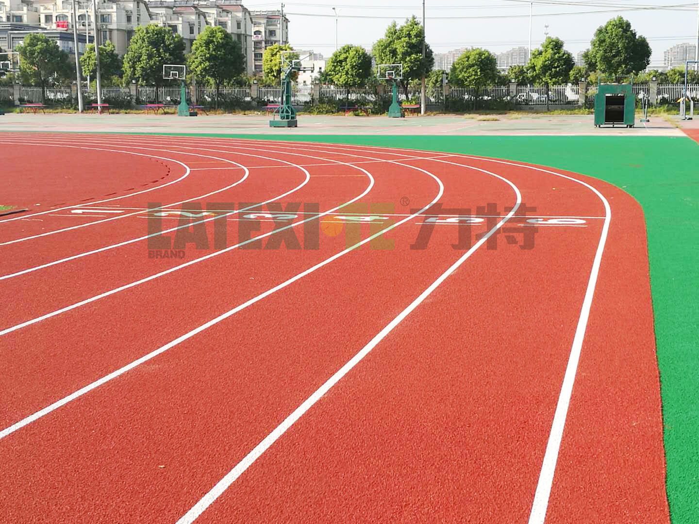 浙江绍兴油车港中学-混合型跑道